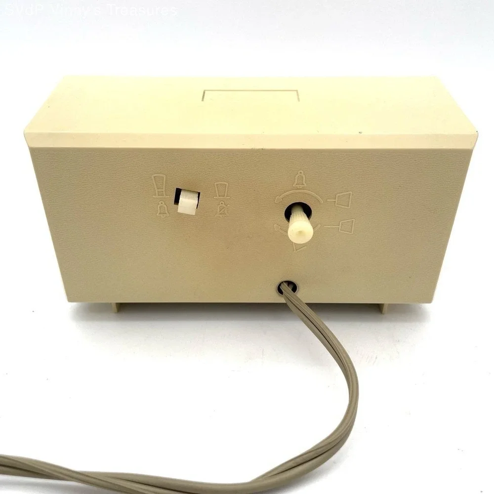 Vintage Westclox Aspen Delite Electric Alarm Clock Model 22166 Cream‎ Beige